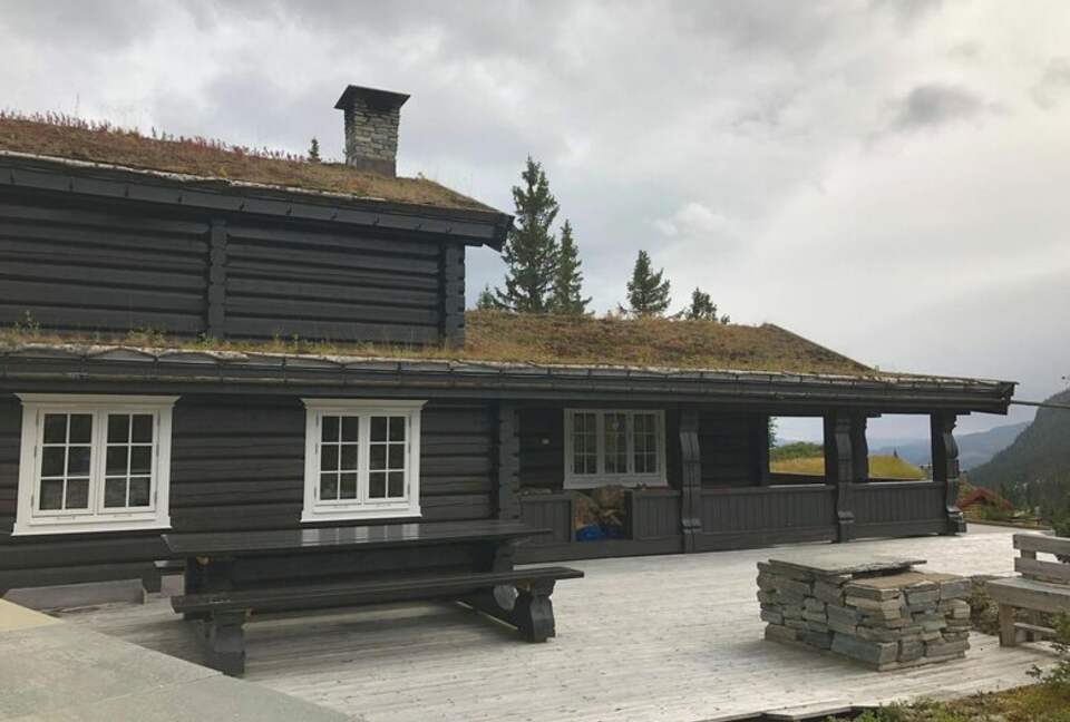 Kvitfjell, Authentic Scandinavian Log Cabin with Ski-Out Access - Fåvang, Norway