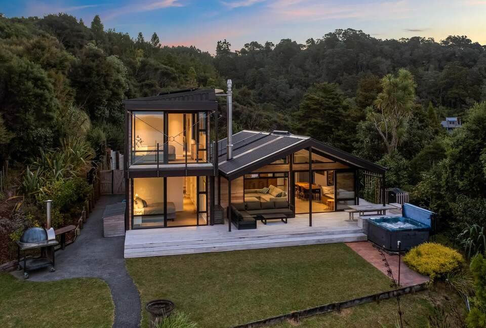 Elevated Harbour View Home with Exceptional Privacy in Mahurangi West - Warkworth, New Zealand
