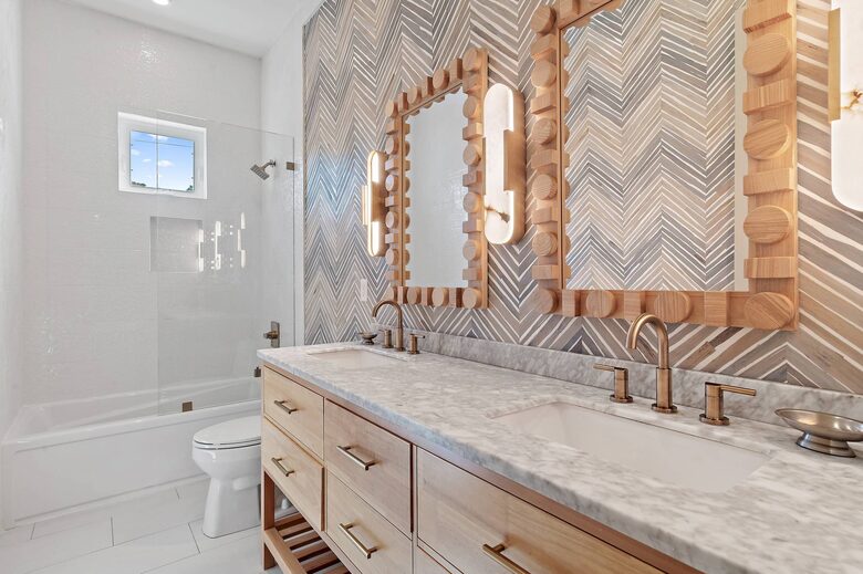 Luxury Lake-to-Beach Home in the Heart of Seagrove Beach - Santa Rosa Beach, Florida