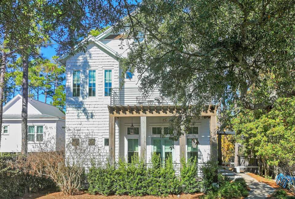Luxury Lake-to-Beach Home in the Heart of Seagrove Beach - Santa Rosa Beach, Florida