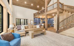 Modern Yellowstone Lake Lodge on Henrys Lake - Island Park, Idaho