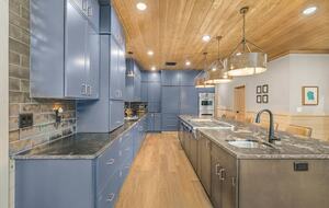 Modern Yellowstone Lake Lodge on Henrys Lake - Island Park, Idaho