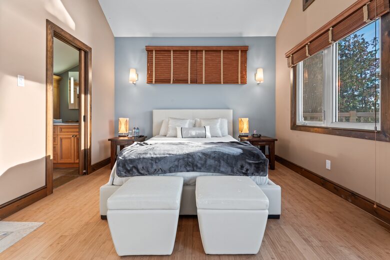 Kawartha Lakeside Landing - Fenelon Falls, Canada