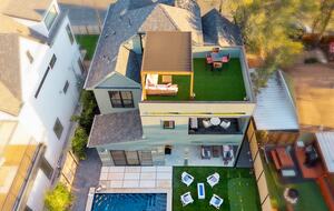 Victorian-Inspired East Austin Retreat with Rooftop Views - Austin, Texas