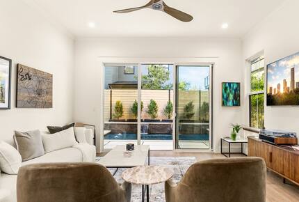 Victorian-Inspired East Austin Retreat with Rooftop Views - Austin, Texas