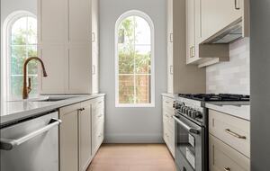 Victorian-Inspired East Austin Retreat with Rooftop Views - Austin, Texas