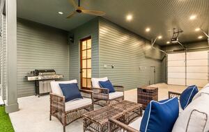 Victorian-Inspired East Austin Retreat with Rooftop Views - Austin, Texas