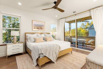 Victorian-Inspired East Austin Retreat with Rooftop Views - Austin, Texas