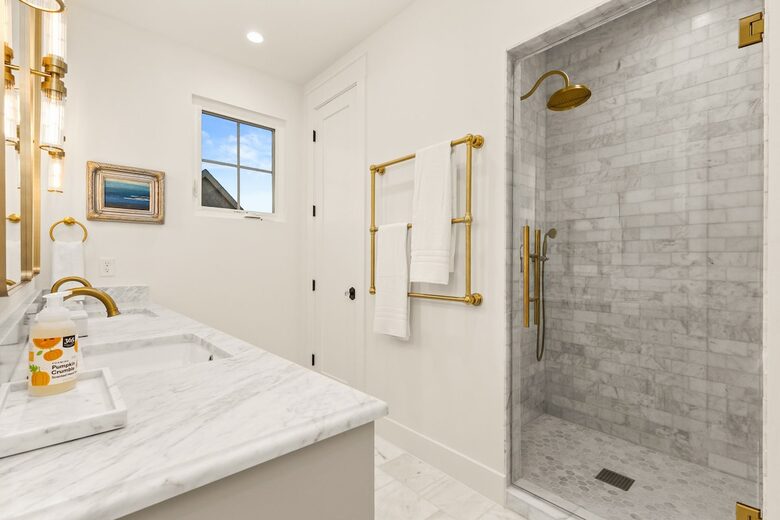 Victorian-Inspired East Austin Retreat with Rooftop Views - Austin, Texas