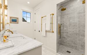 Victorian-Inspired East Austin Retreat with Rooftop Views - Austin, Texas