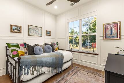 Victorian-Inspired East Austin Retreat with Rooftop Views - Austin, Texas