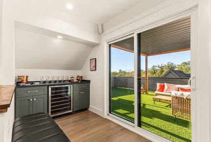 Victorian-Inspired East Austin Retreat with Rooftop Views - Austin, Texas