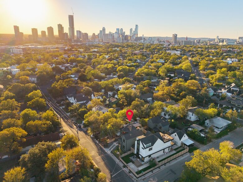 Victorian-Inspired East Austin Retreat with Rooftop Views - Austin, Texas