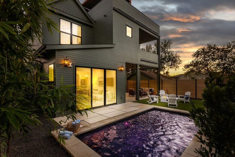 Victorian-Inspired East Austin Retreat with Rooftop Views - Austin, Texas