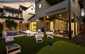 Victorian-Inspired East Austin Retreat with Rooftop Views - Austin, Texas