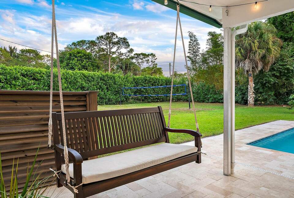 Resort-Style Jupiter Retreat on 1.25 Acres - Jupiter, Florida