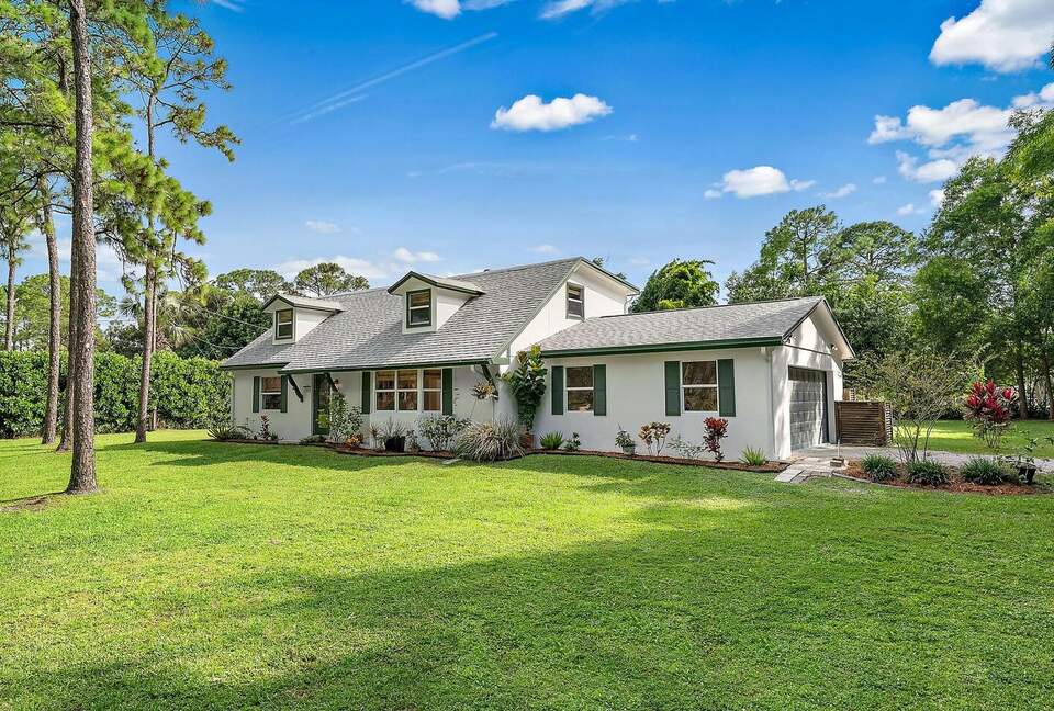 Resort-Style Jupiter Retreat on 1.25 Acres - Jupiter, Florida