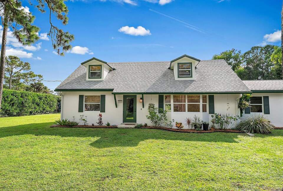 Resort-Style Jupiter Retreat on 1.25 Acres - Jupiter, Florida