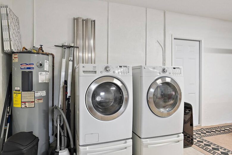 Resort-Style Jupiter Retreat on 1.25 Acres - Jupiter, Florida