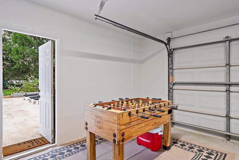 Resort-Style Jupiter Retreat on 1.25 Acres - Jupiter, Florida