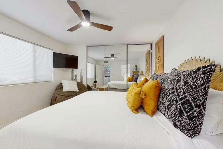 Cheery Palm Desert Retreat Near Golf, Tennis & Coachella - Palm Desert, California