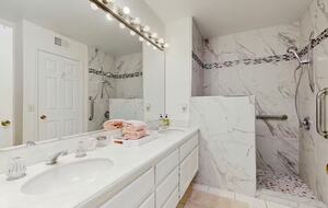 Cheery Palm Desert Retreat Near Golf, Tennis & Coachella - Palm Desert, California