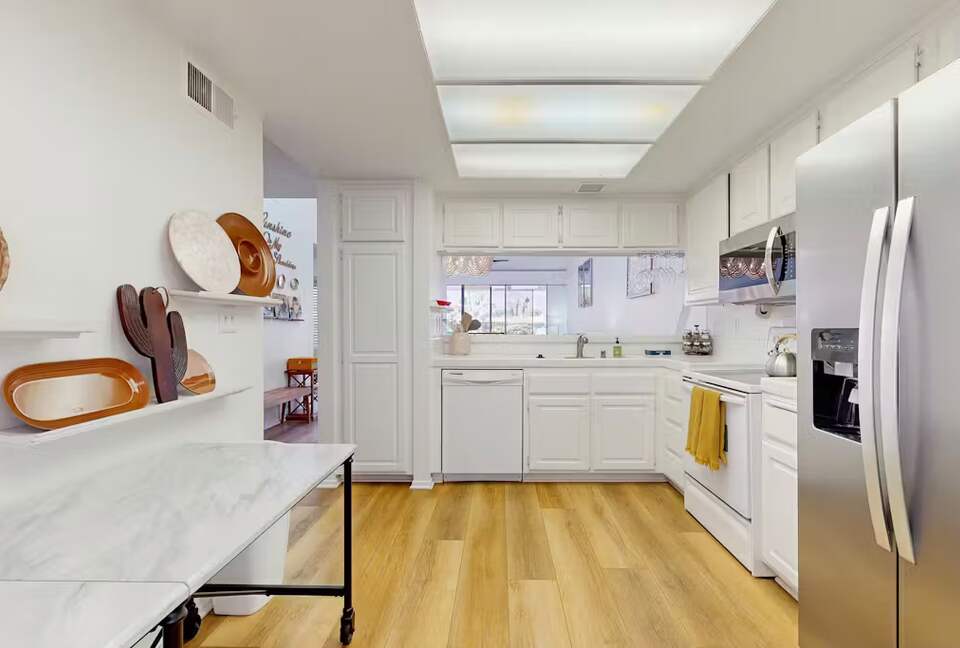 Cheery Palm Desert Retreat Near Golf, Tennis & Coachella - Palm Desert, California