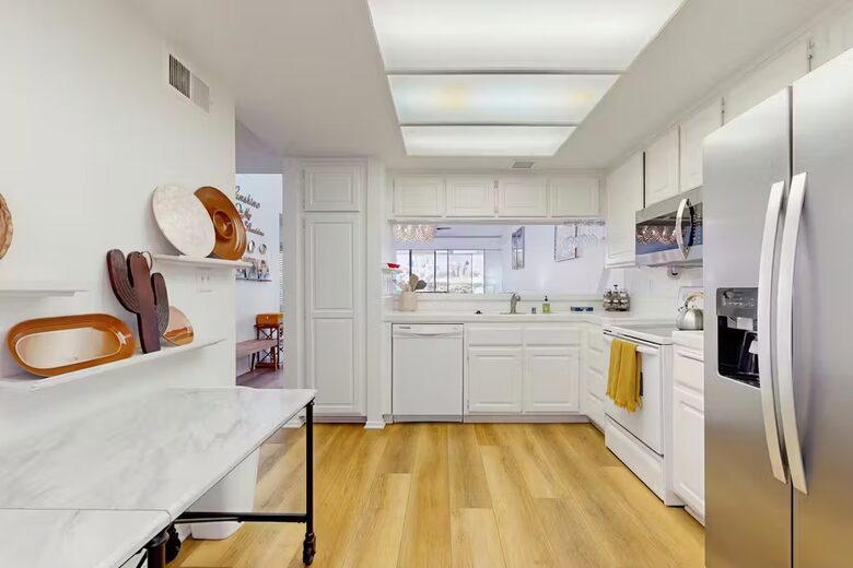 Cheery Palm Desert Retreat Near Golf, Tennis & Coachella - Palm Desert, California