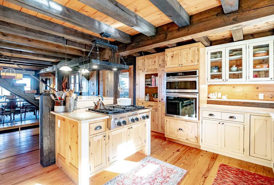 French-Country Mountain Retreat in Old Timberline - Davis, West Virginia