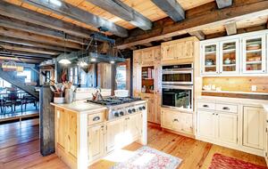 French-Country Mountain Retreat in Old Timberline - Davis, West Virginia