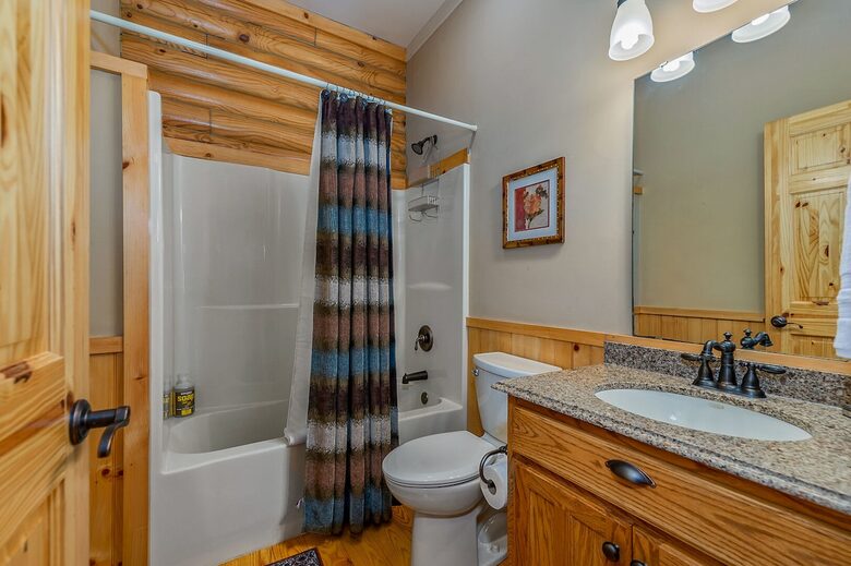 Private White Oak Mountain Retreat with Expansive Decks - Columbus, North Carolina