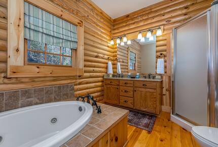 Private White Oak Mountain Retreat with Expansive Decks - Columbus, North Carolina