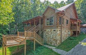 Private White Oak Mountain Retreat with Expansive Decks - Columbus, North Carolina