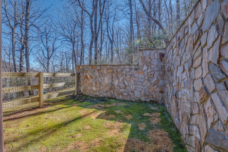 Private White Oak Mountain Retreat with Expansive Decks - Columbus, North Carolina