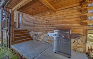 Private White Oak Mountain Retreat with Expansive Decks - Columbus, North Carolina