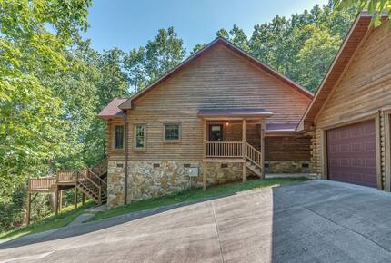 Private White Oak Mountain Retreat with Expansive Decks - Columbus, North Carolina