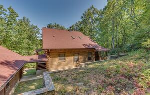 Private White Oak Mountain Retreat with Expansive Decks - Columbus, North Carolina