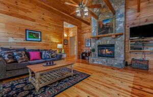 Private White Oak Mountain Retreat with Expansive Decks - Columbus, North Carolina