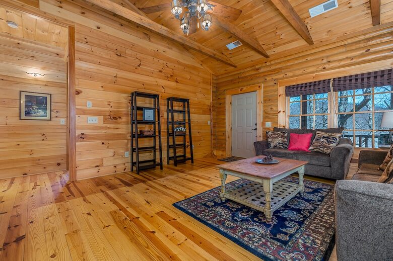 Private White Oak Mountain Retreat with Expansive Decks - Columbus, North Carolina