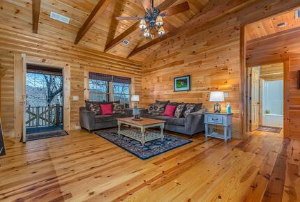 Private White Oak Mountain Retreat with Expansive Decks - Columbus, North Carolina