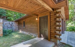 Private White Oak Mountain Retreat with Expansive Decks - Columbus, North Carolina