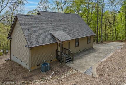 Peaceful Forest Escape Near Lake Lure & Tryon - Columbus, North Carolina
