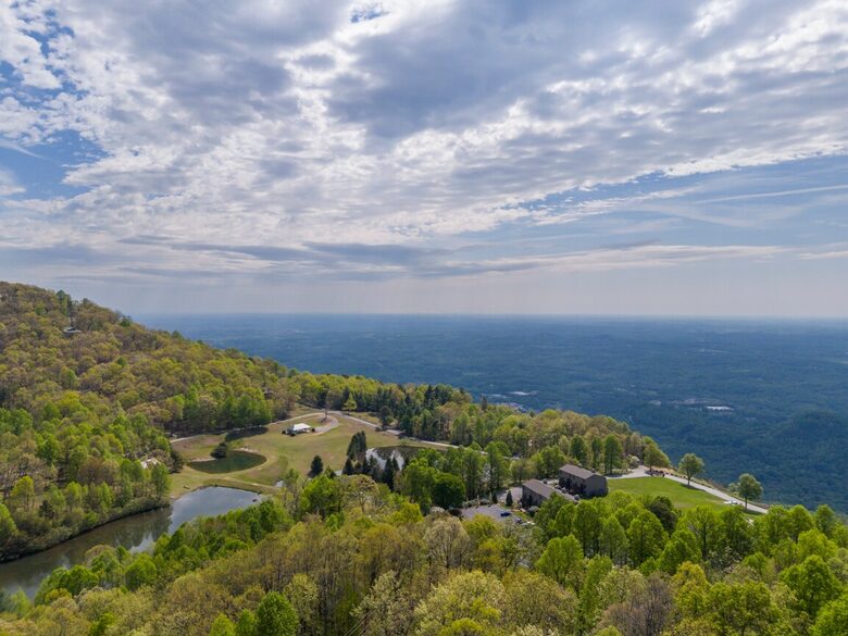 Peaceful Forest Escape Near Lake Lure & Tryon - Columbus, North Carolina