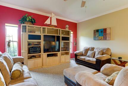 Peaceful Pondside Escape Close to Anna Maria Island - Bradenton, Florida