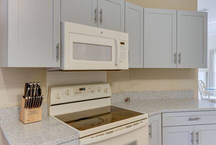 Peaceful Pondside Escape Close to Anna Maria Island - Bradenton, Florida