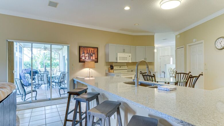 Peaceful Pondside Escape Close to Anna Maria Island - Bradenton, Florida