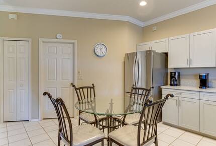 Peaceful Pondside Escape Close to Anna Maria Island - Bradenton, Florida