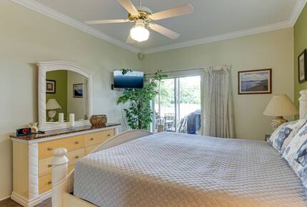 Peaceful Pondside Escape Close to Anna Maria Island - Bradenton, Florida