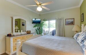 Peaceful Pondside Escape Close to Anna Maria Island - Bradenton, Florida