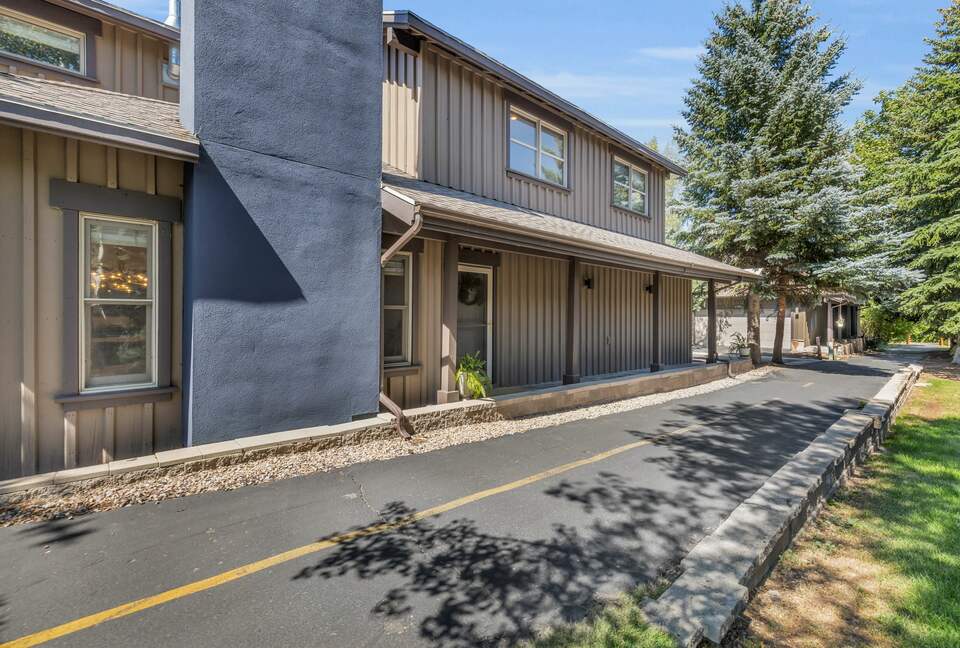 Chic Park City Townhome with Warm Mountain Style - Park City, Utah